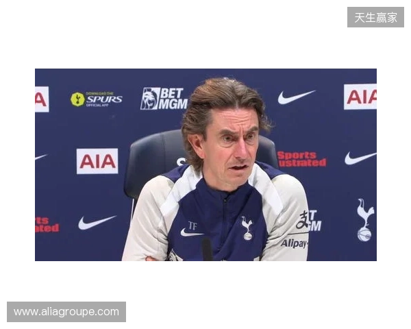 弗兰克：我不同意斯洛特的意见，范德芬不铲抢就不是合格后卫