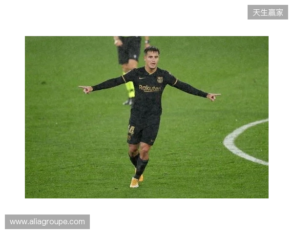 巴萨官方:莱万左眼眶骨折,将缺席对阵马竞的比赛