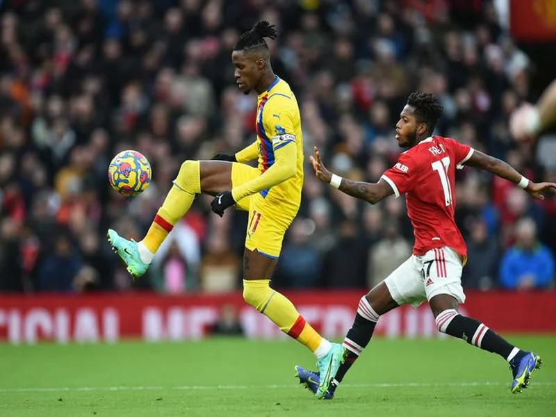 曼联vs水晶宫：谢什科、梅努首发，姆伯莫、卡塞米罗出战